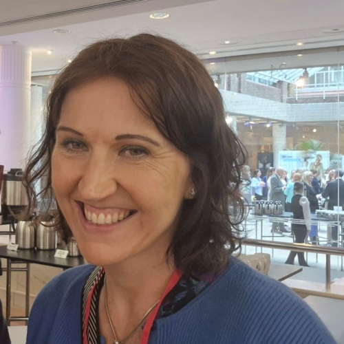Dr Roslyn Simms 